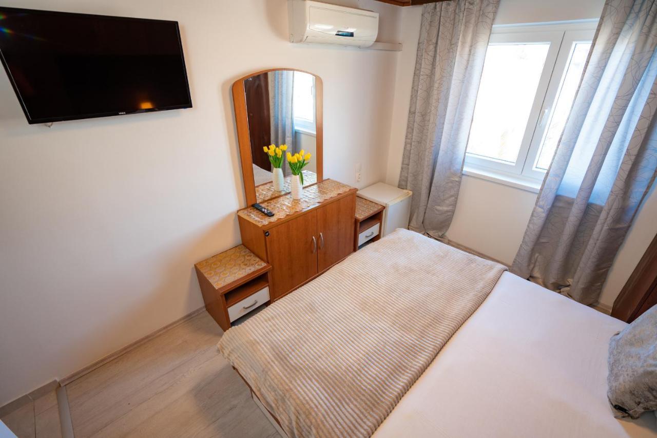 Rooms Magnolia With Pool Novalja Exteriér fotografie