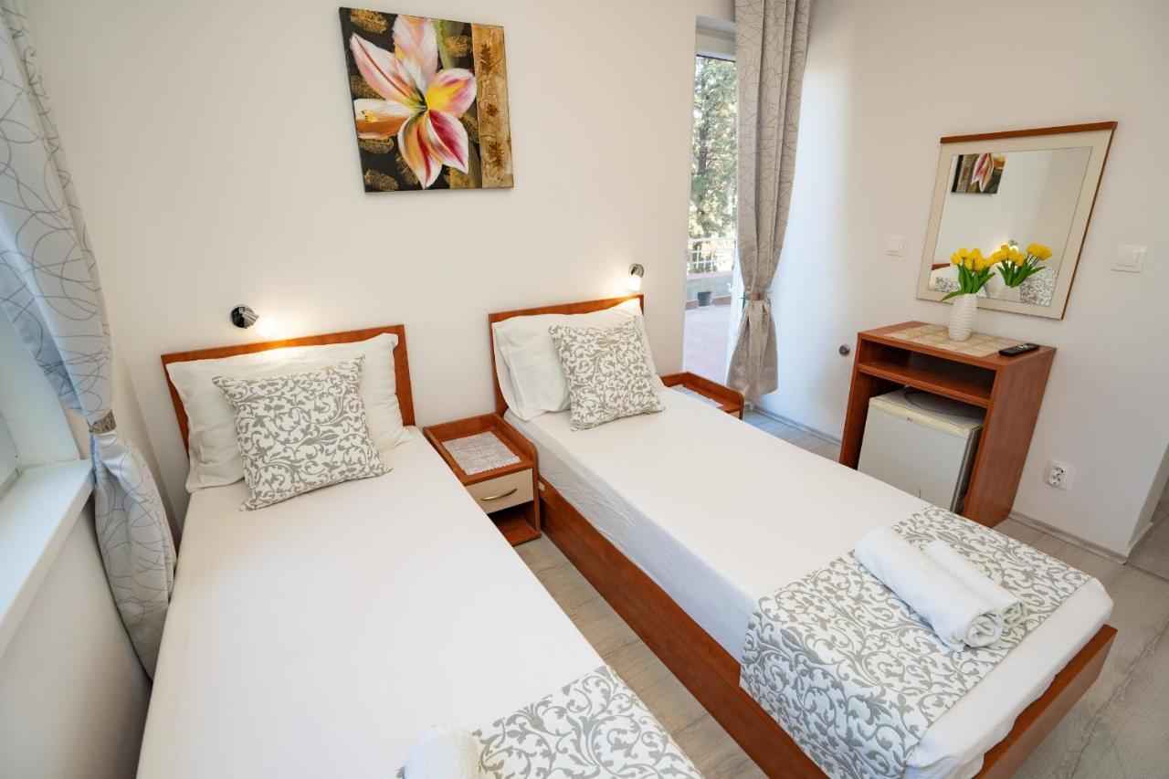 Rooms Magnolia With Pool Novalja Exteriér fotografie